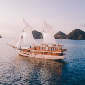 Komodo Island - Luxury Elbark - BANDA NEIRA