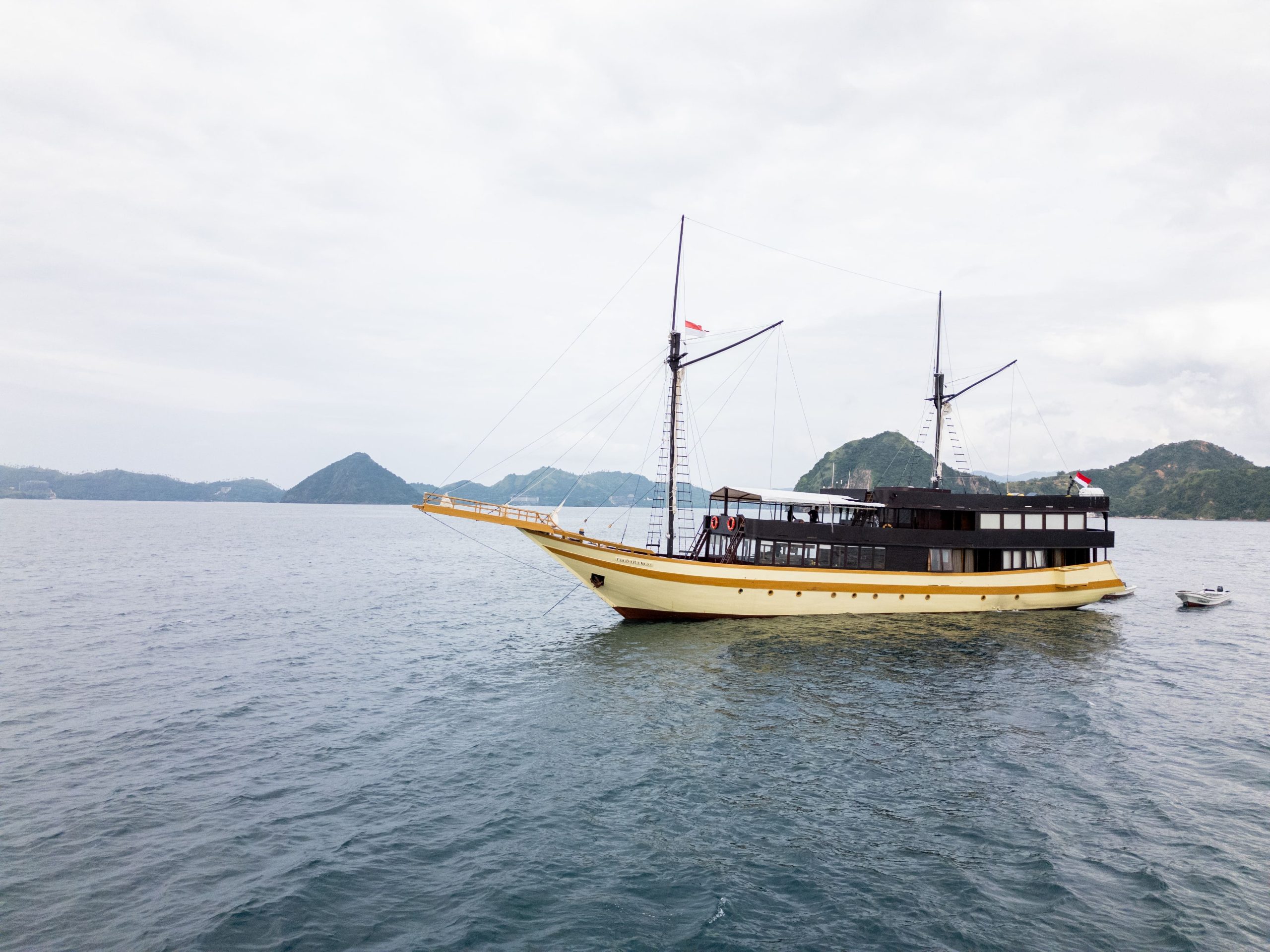 Komodo Island-Luxury Lamborajo 3-SUPERIOR - Image 2