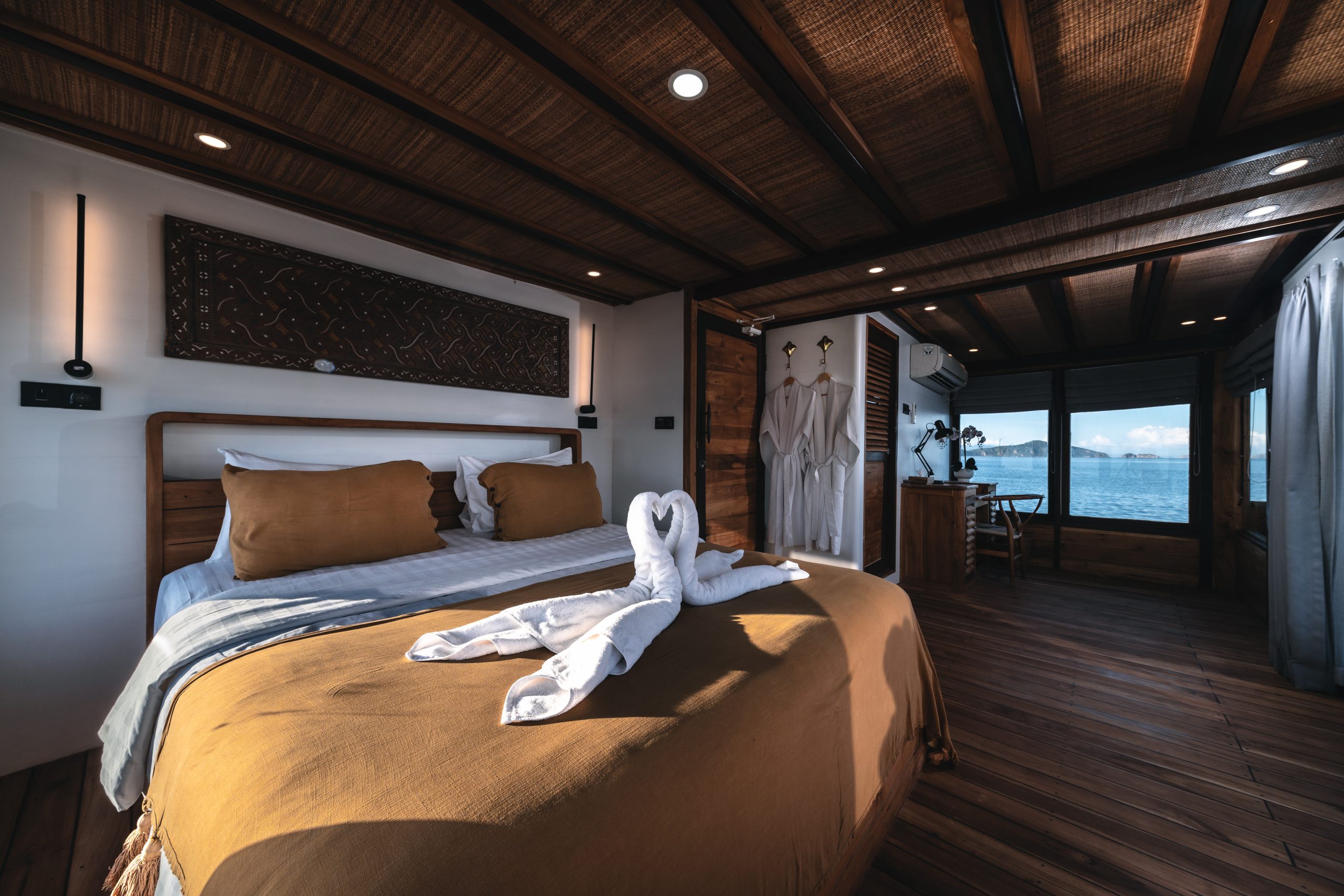 Luxury 05 - Image 2