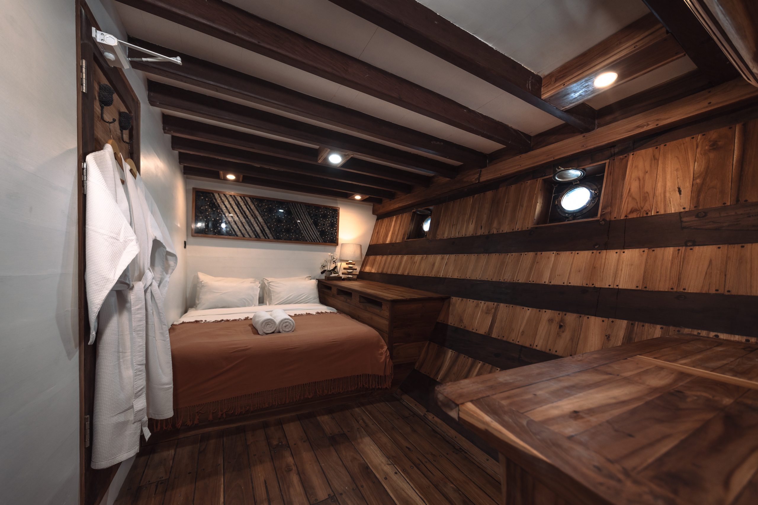 Luxury 05 - Image 6