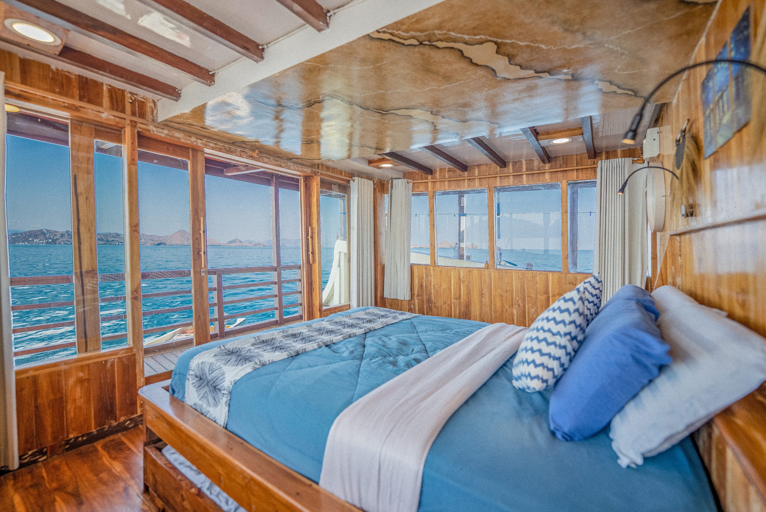 Luxury 10 - Image 3