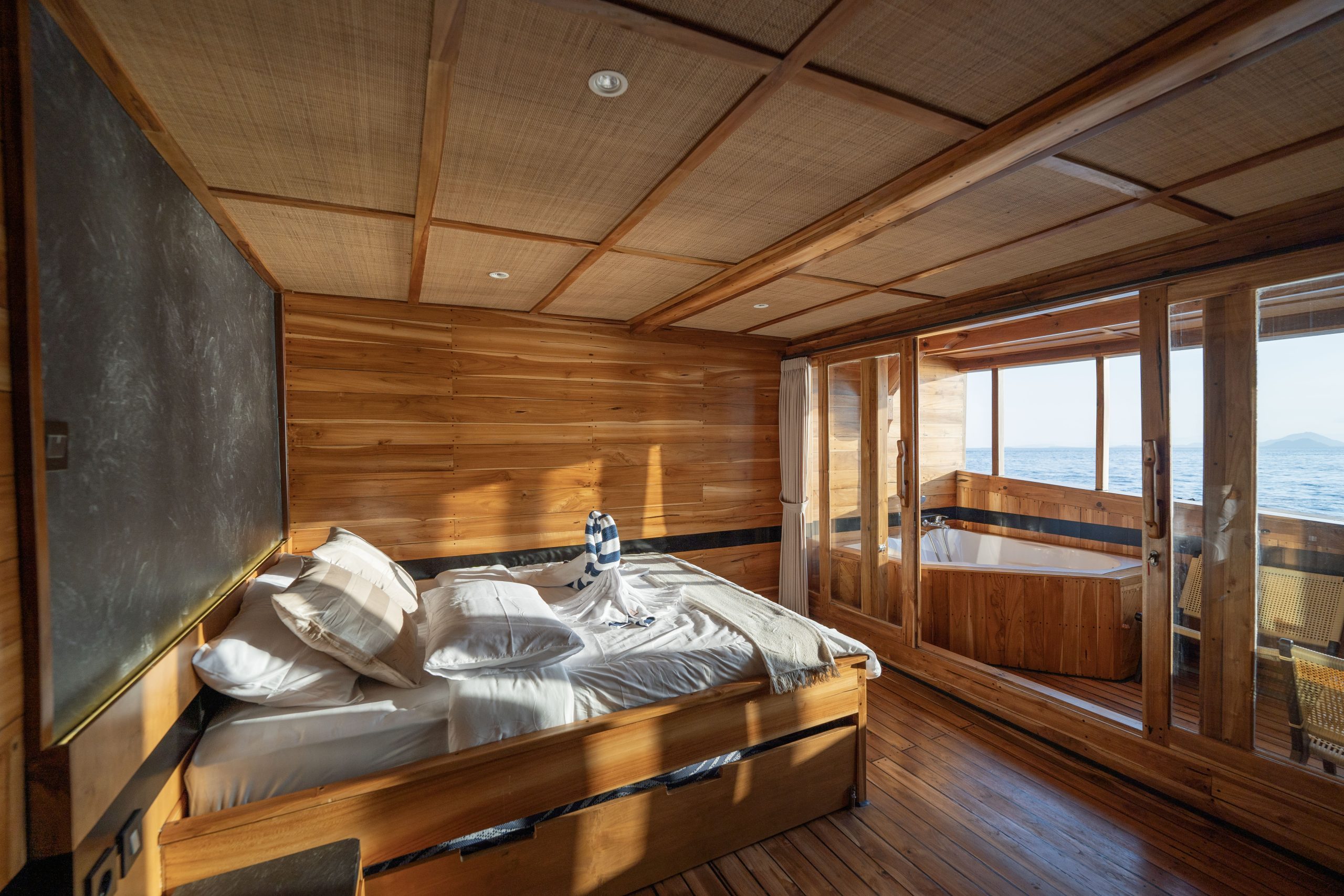 Luxury 11 - Image 6